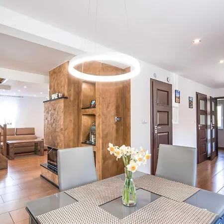 Σπίτι διακοπών 4 Bedroom In Huta Wielka