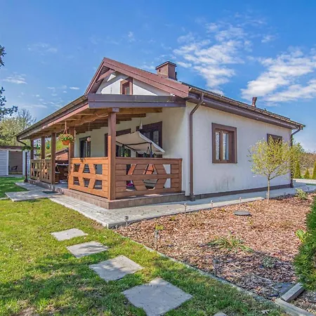 4 Bedroom Gorgeous In Semesterbostad Huta Wielka