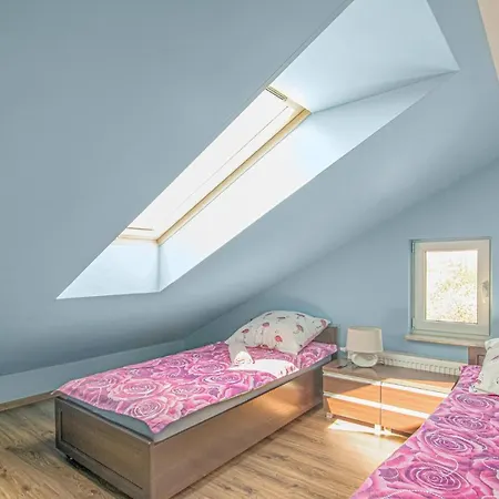 4 Bedroom Gorgeous In Hébergement de vacances *